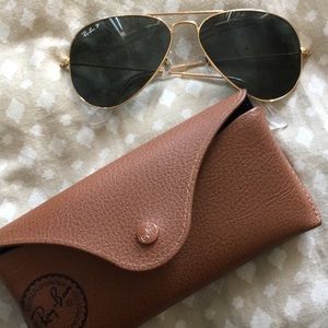 Black Aviator Ray Bans